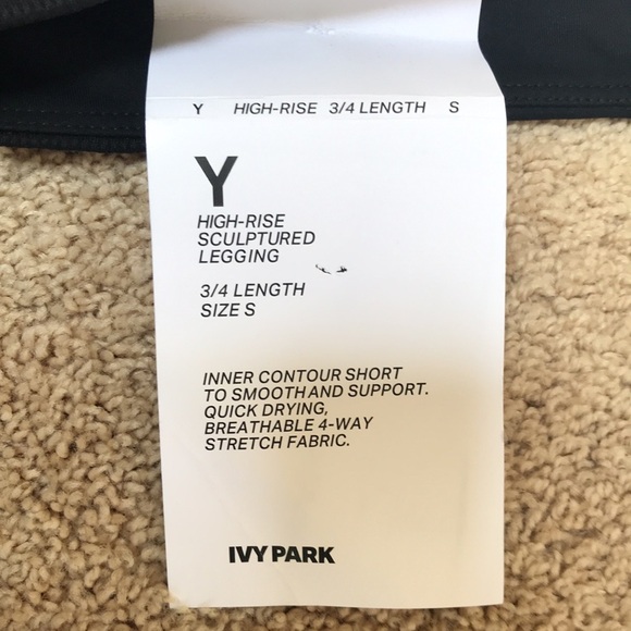 New! Ivy Park small Y high rise sculptured legging - Picture 3 of 9
